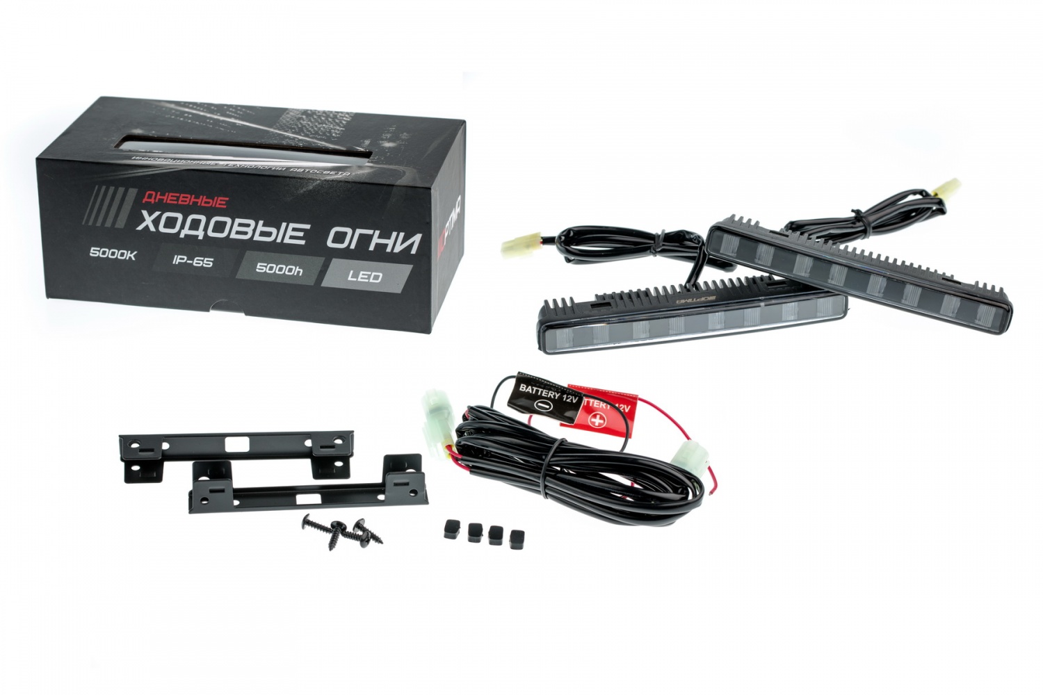 Дневные ходовые огни Optima Premium Universal Led 8 CREE - это комплект из двух фар дневного света,  для внешней установки без функцией притухания.